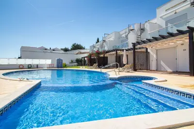 Image de Cliff-Top Townhouse with Stunning Ocean Views