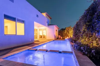 Image de Camelback Dwelling-Private Pool/Spa-In Old Town