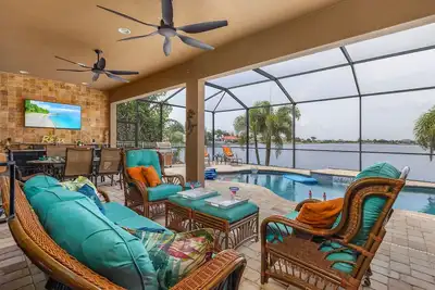 Image de Villa Monticello - Cape Coral Luxury Waterfront Home 3 Bed 3 Bath Heated Pool