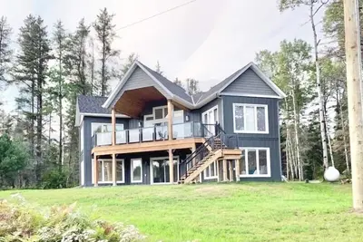 Image de Brand new luxury waterfront cottage