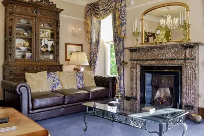 Image de 6 bedroom accommodation in Windermere