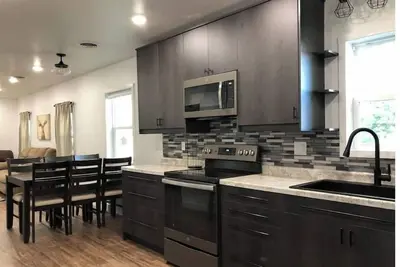 Image de The Oakes Oasis ~Hot Tub and Sauna~