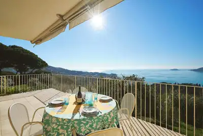 Image de Quercia: immense vue sur la mer, piscine, tennis, parking privée à Lerici!