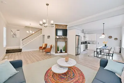 Image de Perfect Large Downtown Indy Home - Sleeps 16 - Luxury, Clean & Central Location