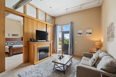 Image de Simplicity Loft w/ Large Balcony