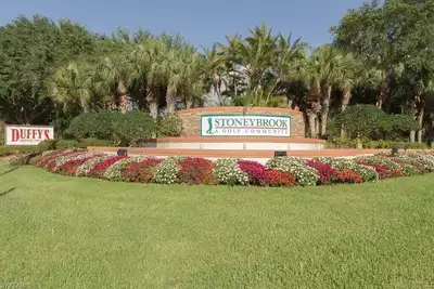 Image de Your Home away from Home 2 bedroom 2 bathroom in the Stoneybrook Golf Community