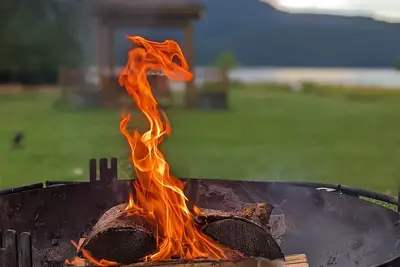 Image de Summertime with the family! Minutes to Bigfork & an hour to Glacier.