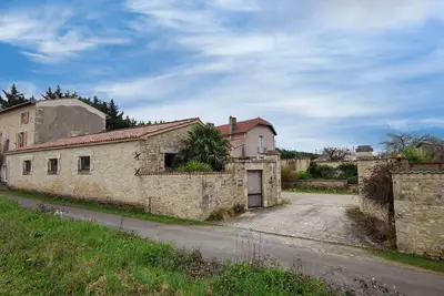 Gîte d'Architecte 6 Pers. avec Terrasse et Jardin à Pissotte