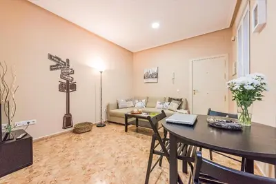 Image de Cozy Historic District Apartment w/ Full Kitchen, Washing Machine, & WiFi