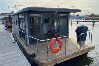 Image de Houseboat Fjord Vela with bio sauna and roof terrace in Barth