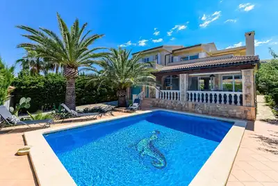 Image de Beautiful 3-bedroomed villa with panoramic views overlooking Palma Bay, Mallorca