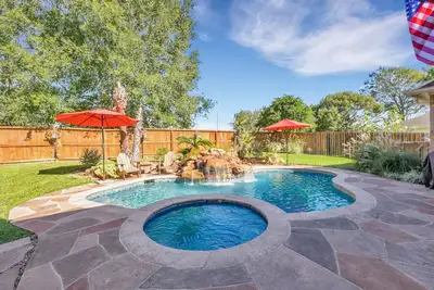 Image de Home Away From Home Cypress. \"Luxury Addition\"