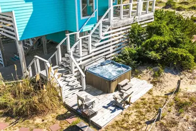 Image de Oceanfront Avon Home with Hot Tub, Beach Access Next Door, Smart TVs, and Grill