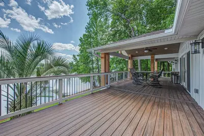 Image de The Blue Heron - Lake Front Views