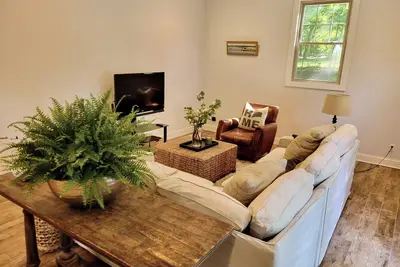 Image de Fabulous Carriage House in Gorgeous Southport, Ct