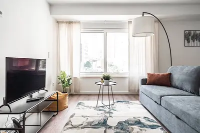 Savory Orange Apartment, WiFi, Ac! New!