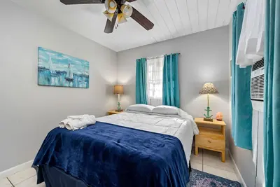 Image de Sparkling Clean 2br Suite in Wpb w. King Bed, Bunk Bed