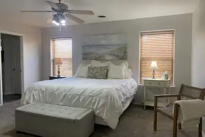 Image de Four Corners Home. Very Clean. Recently Carpeted, Painted, Centrally Located.