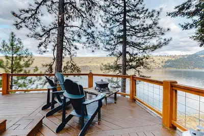 Image de Waterfront Home on Wallowa Lake with private sauna, dock & amazing view