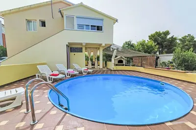 Image de Bel appartement pour 4 personnes avec piscine privée, climatisation, Wifi, Tv, terrasse et parking