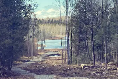 Image de Gorgeous Lakehouse- sitting on 7 Acres - Near Trails- WiFi- Fireplace