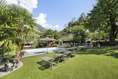 Image de Apartment \"Flieder\" with Mountain View, Pool, Wi-Fi, Balcony & Garden