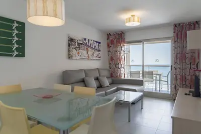 Image de Première ligne / Wifi / Spa / Vues mer / Piscine chauffée / Mascotte