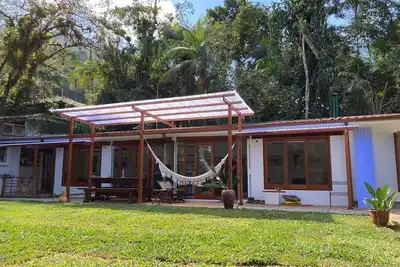 Image de Beautiful and cozy with a lovely garden