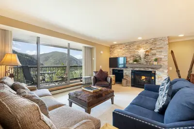 Image de Remodeled Penthouse/On Shuttle Route to the Slopes/Shared Hot Tub