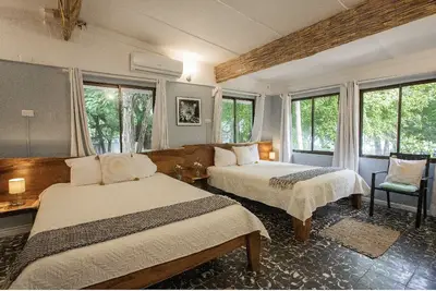 Image de Rare Beachfront Home with Pool, Private Yard & Night Guard & Walkable Location