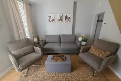 Cozy \"Hospitality Suite\" Centrally Located In Baltimore's Federal Hill Area