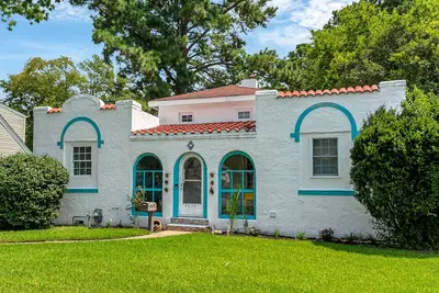 Image de Pinterest-Worthy Spanish Style Casita! Dogs Welcome!