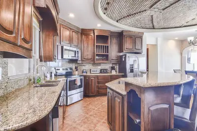 Image de Esmeralda Beach Resort 2 Bedrooms Condo B 1203