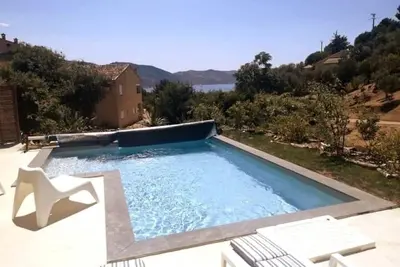 Image de Appuyez Sur Pause Piscine, Vue Mer et Plage à pied