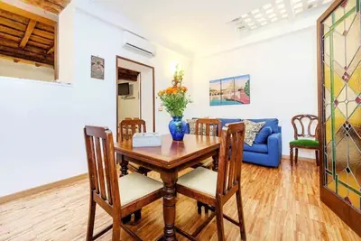 Image de A Campo De Fiori! Per famiglie e coppie di amici.