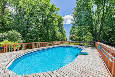 Image de Comfy Waterfront Cottage - 10 min from Casino Rama