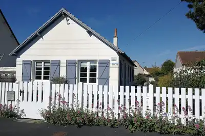 Image de maison de pecheur à 150m de la mer avec jaccuzi.