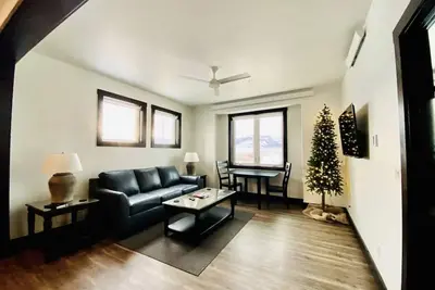 Image de Ice Skating Suite 202 at Granby Dairy Suites