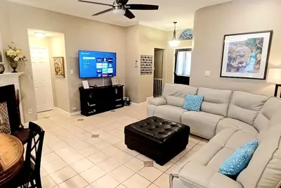 Image de Superb, Pet friendly. Big Backyard on Greenbelt. Heb Center. Atx Kalahari, 183