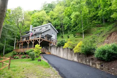 Image de Great views, opportunities for relaxing house on13 acres, central locale<br><br>