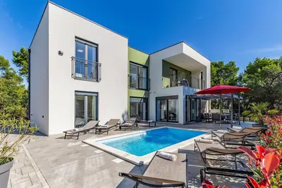 Image de Maison confortable de 4 chambres à.