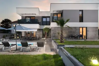 Image de Superbe maison à Zaton avec WiFi