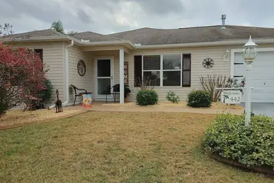 Image de ***Available Now***  Cozy cottage close to Lake Sumter Landing!