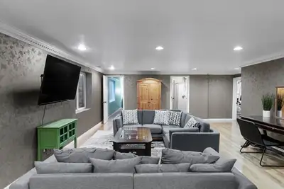 Image de Private Quiet Basement Apartment+Gym