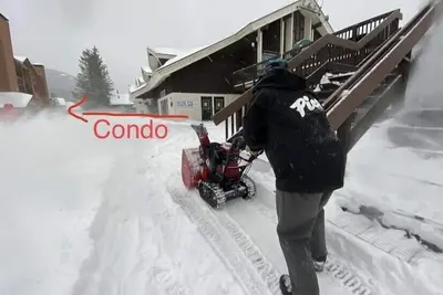 Image de Ground floor entry with ski in/out access to Pico & Free shuttle to Killington