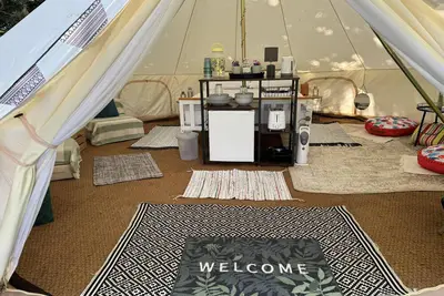 Image de Spacious bell Tent at Herigerbi Park, Lincolnshire