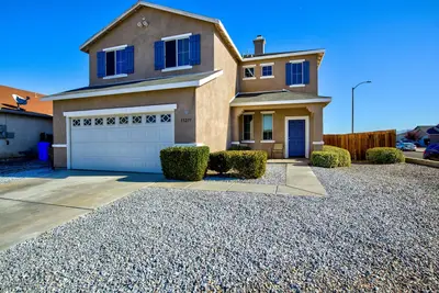 Image de Cozy and Family Friendly Spacious 5 Bedroom Home
