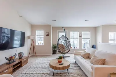 Image de Modern 3-Bed Downtown Apartment