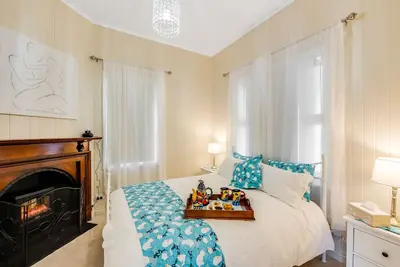 Image de Toowoomba Character listed cottage/pet friendly.