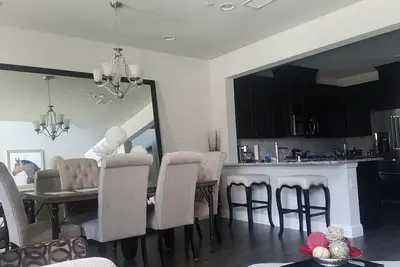 Image de New Luxurious Two Bedroom Condo